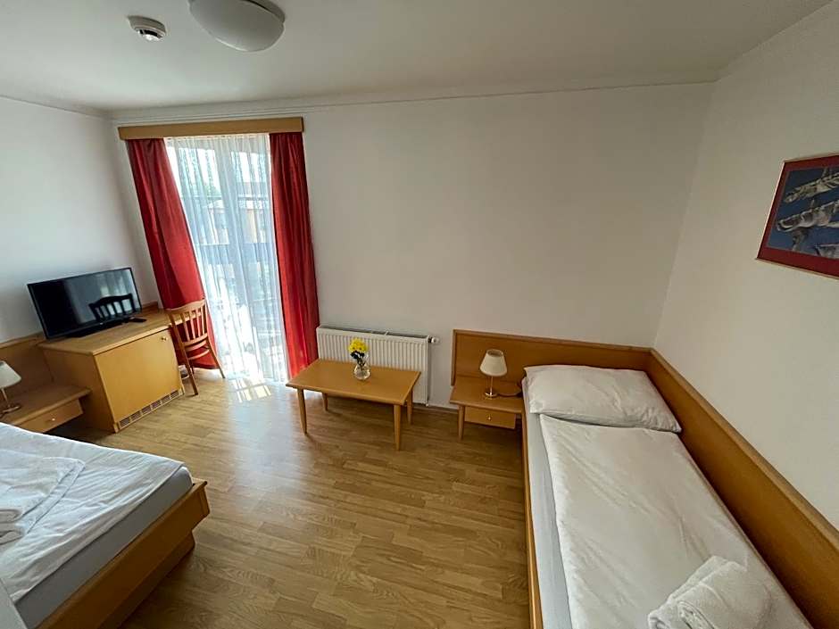 Hotel Laguna & restaurant