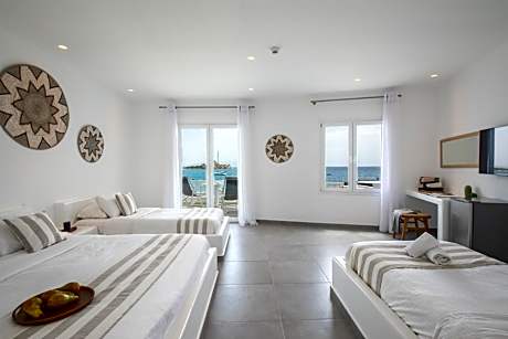 Deluxe Quadruple Room with Sea View