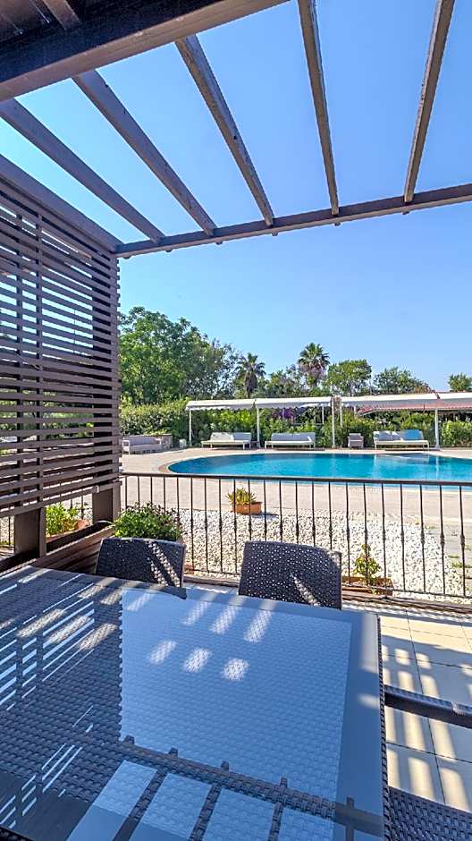 Aydos Hotels & Breeze Restaurant