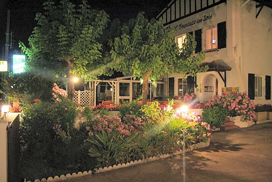 Logis Hotel Emeraude des Bois
