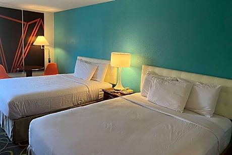 2 Queen Beds Non-Smoking