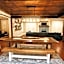 Historic Home Family Friendly Close to Seawall