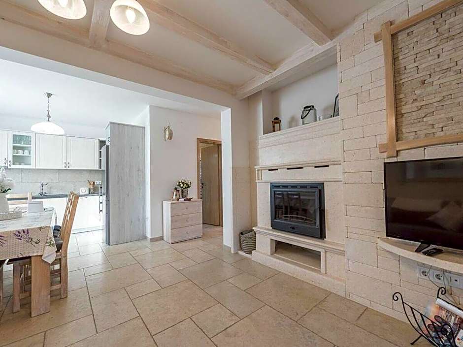 Villa Kirsten with heated pool, jacuzzi and sauna - by TA Leut Agency