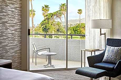 Larger Guest room, 1 King