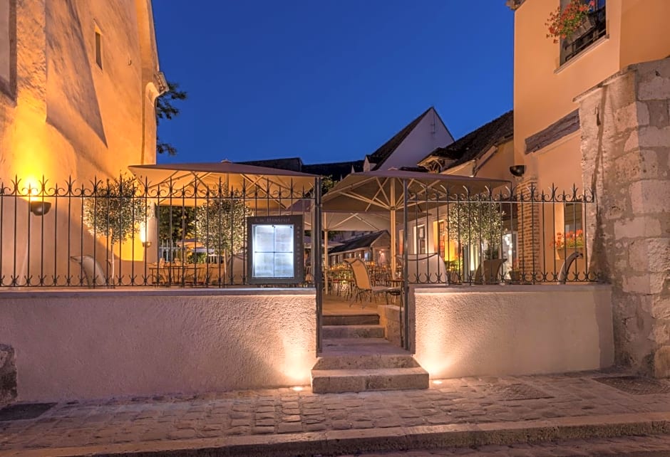 Hotel Aux Vieux Remparts, The Originals Relais (Relais du Silence)