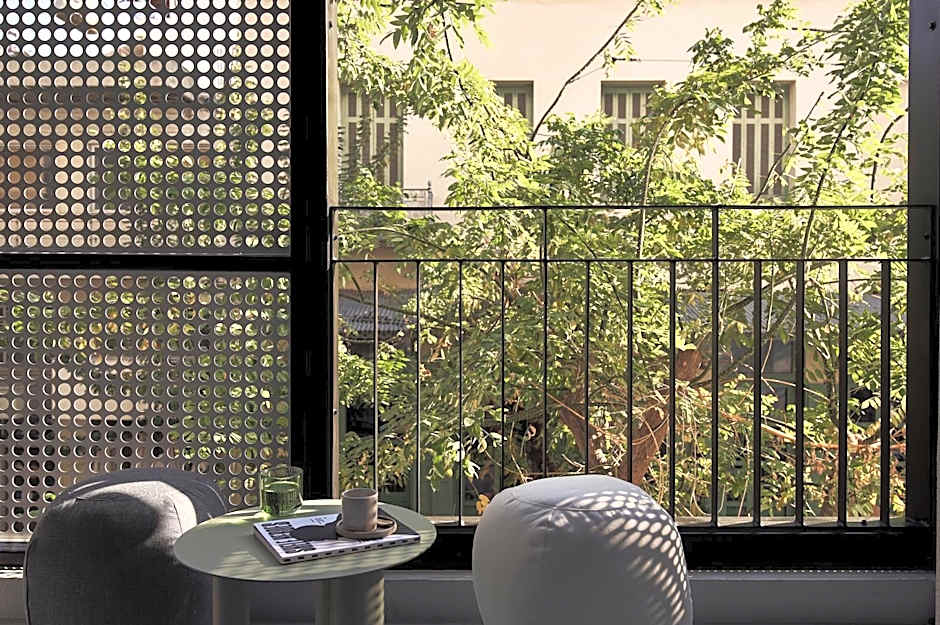 The Newel Metaxourgeio