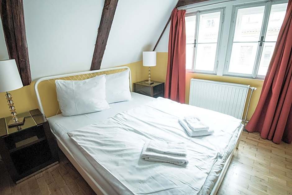 Charles Bridge Hostel & Apartments