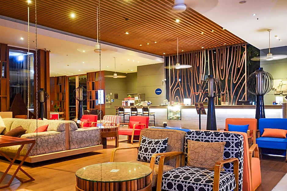 Holiday Inn Express Phuket Patong Beach Central By IHG