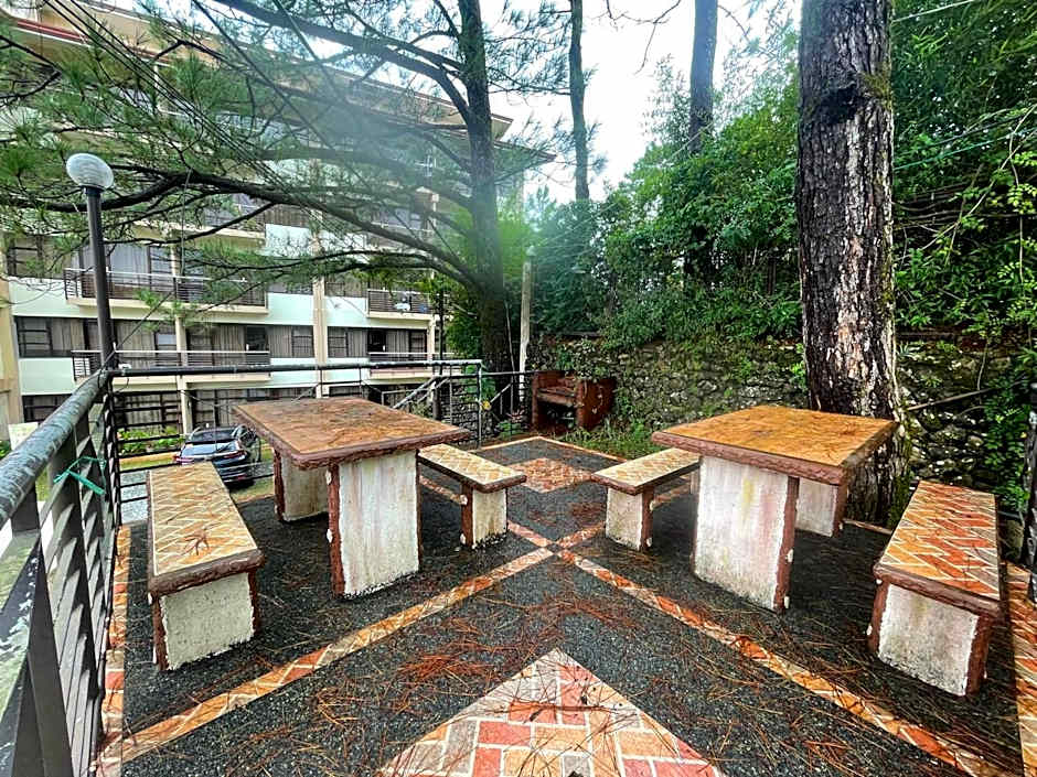 3 Pax Charming Foggy Cold Breeze, Cozy Gardenville Hotel