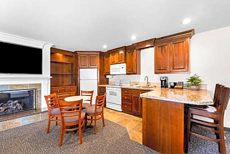 Two-Bedroom King Suite with Sofa Bed and River View - Non-Smoking