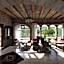 Hera Cave Suites