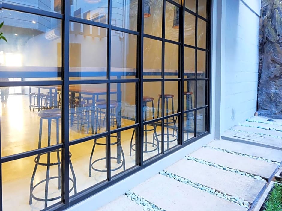 Livinn Hostel City Center Surabaya