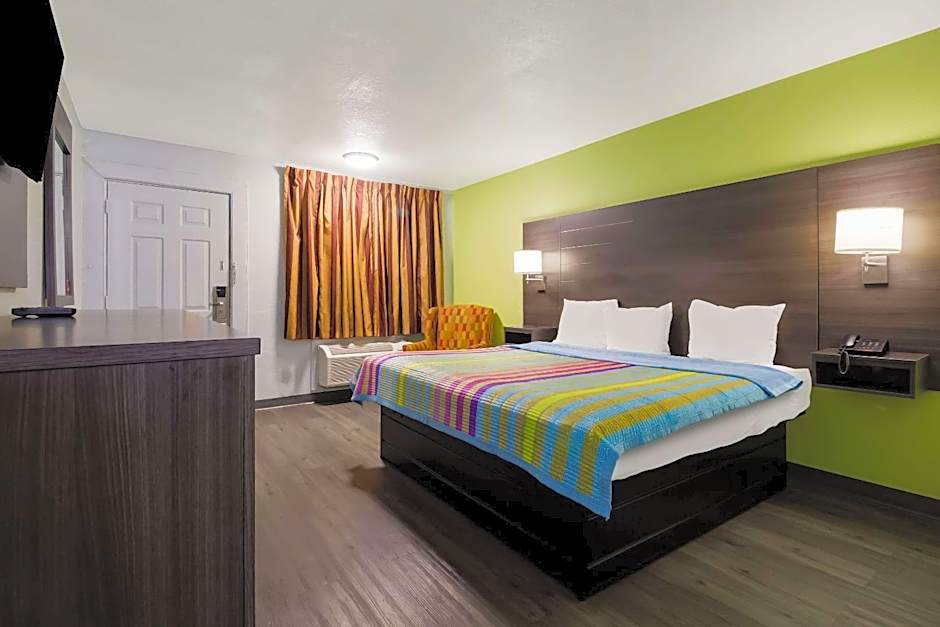 Rodeway Inn Conference Center