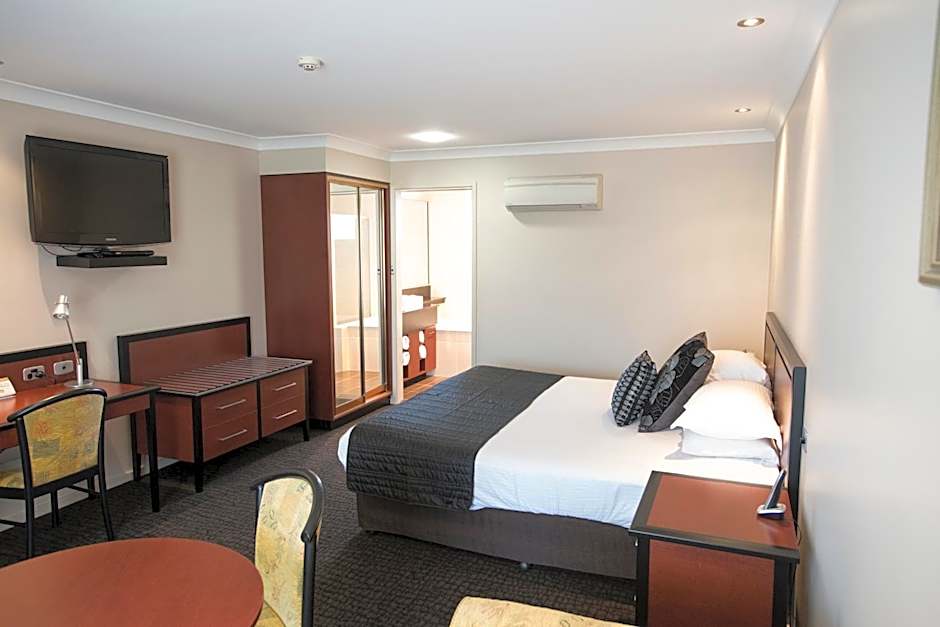 Best Western Plus All Settlers Motor Inn