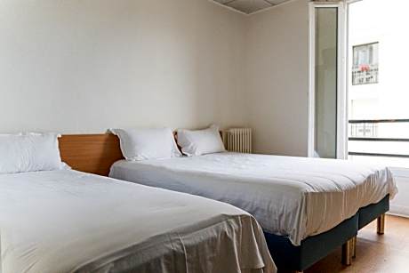 Triple Room (1 Double Bed and 1 Twin Bed)