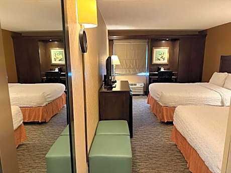 Room with Two Queen Beds - Non-Smoking