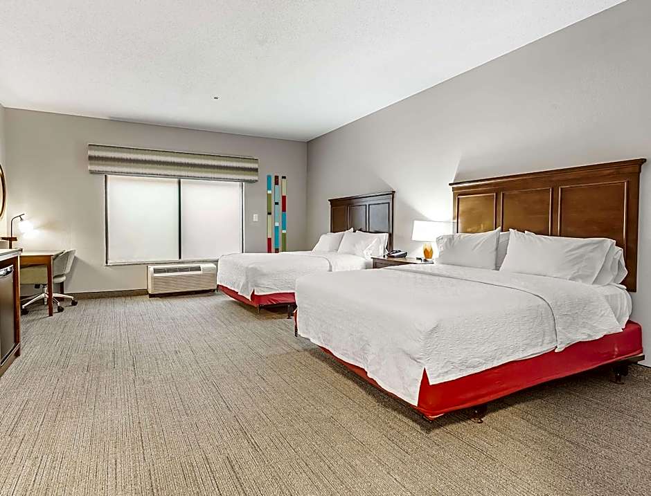 Photo 1 sur 1 de 2 Queen Beds, Hearing/Mobility Accessible, Bathtub