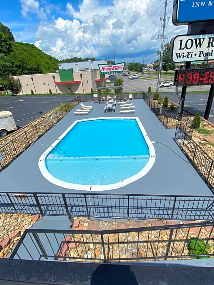 Bear Mount Inn & Suites