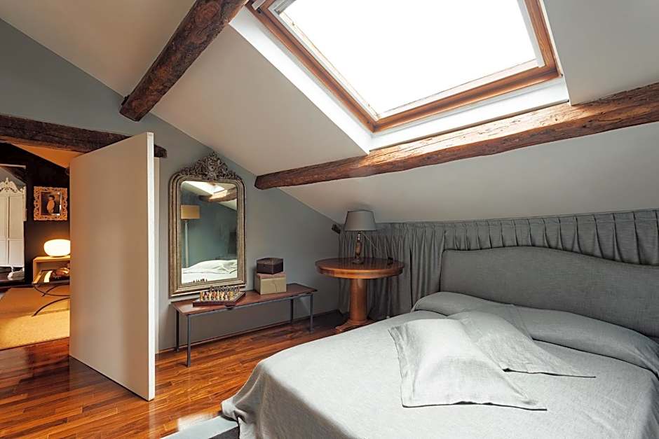 Charming House Iqs