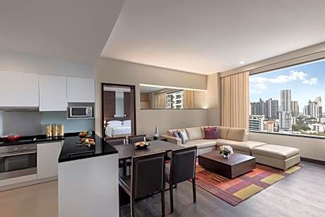 Two-Bedroom Apartment with City View, with Bathtub
