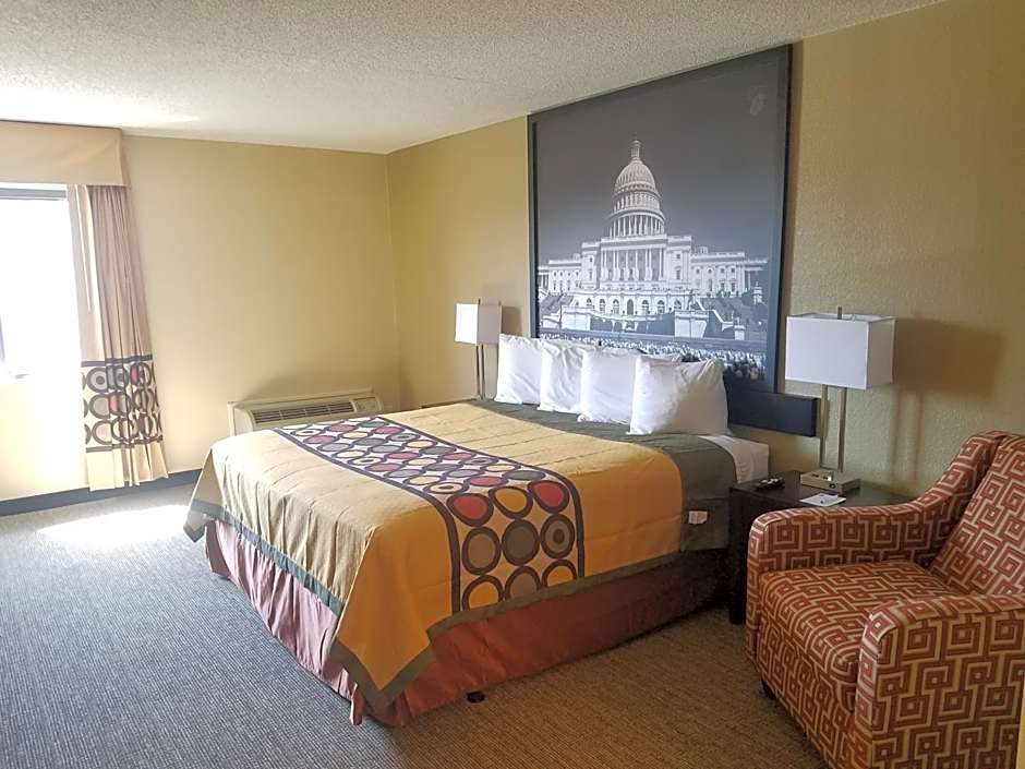 Super 8 by Wyndham Wichita North