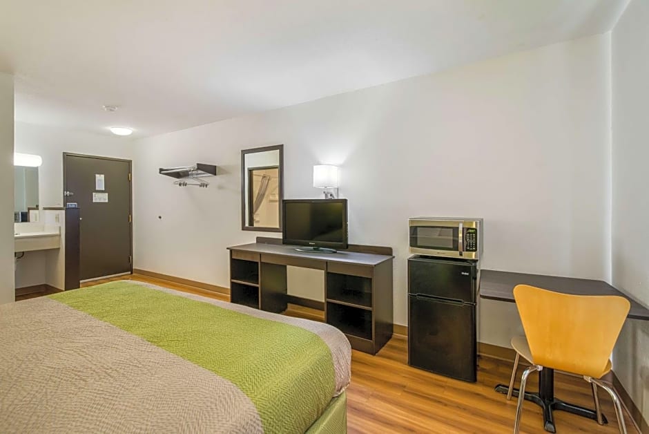 Motel 6-Fargo, ND - South