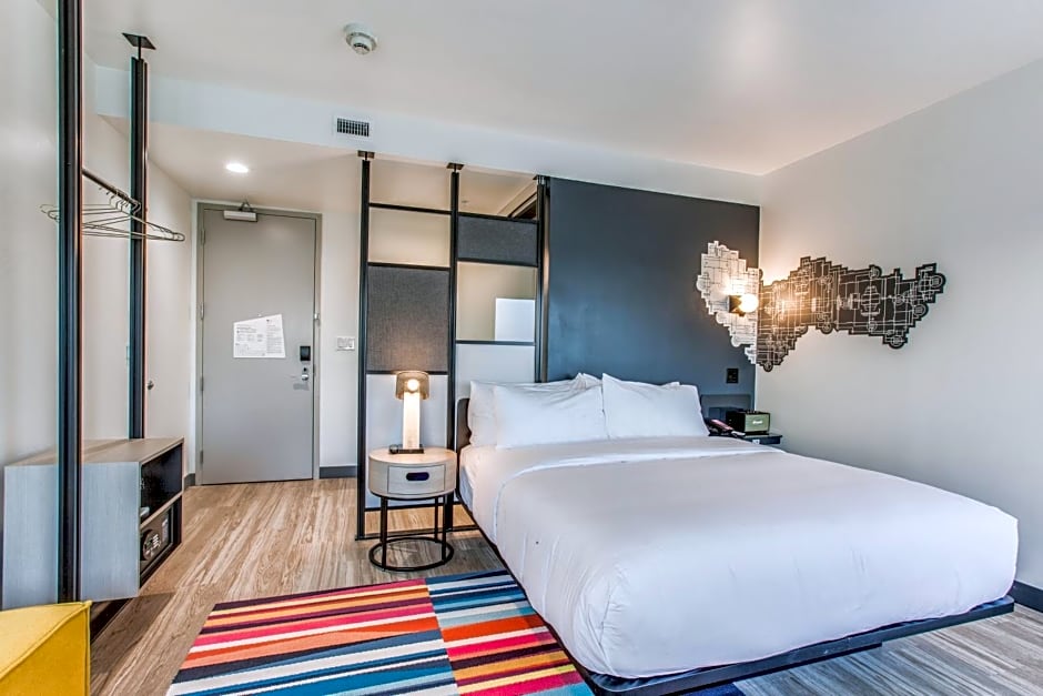 Aloft Dallas Arlington Entertainment District
