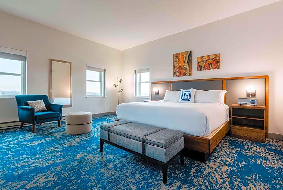 Hotel Elkhart, Tapestry Collection By Hilton