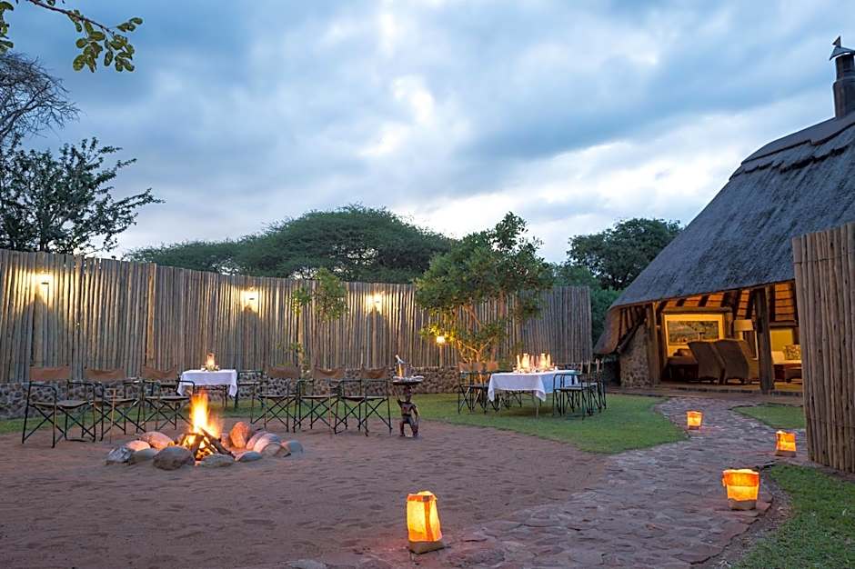 Rhino River Lodge