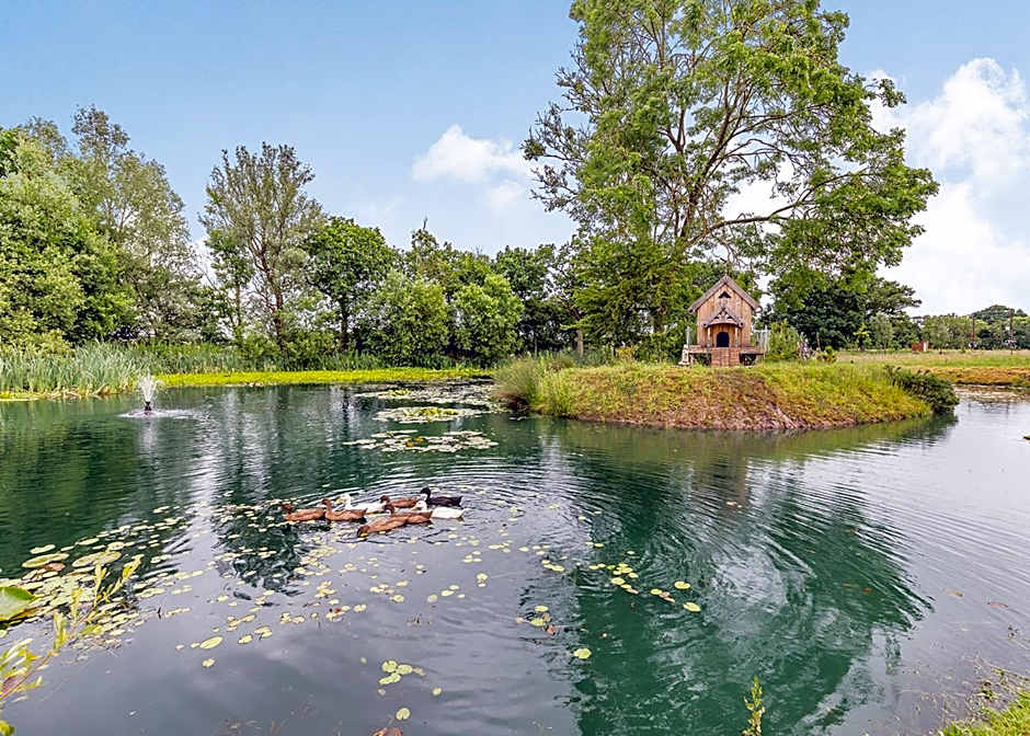 Flaxton Meadows Luxury Lodges