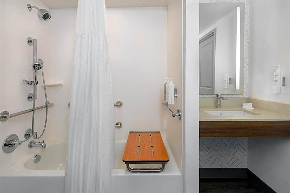 Hilton Garden Inn Buffalo Airport