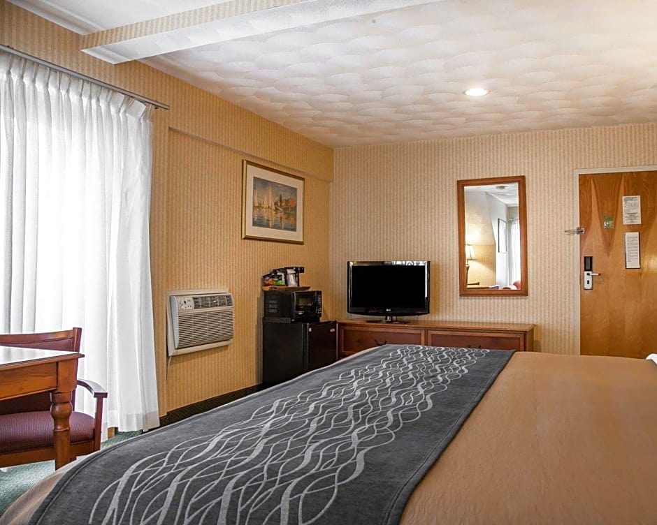 Comfort Inn At Newport Beach