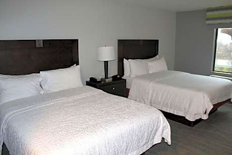 Queen Room with Two Queen Beds - Hearing Access/Non-Smoking