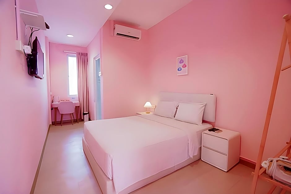 Palette Pink Cabana George Town