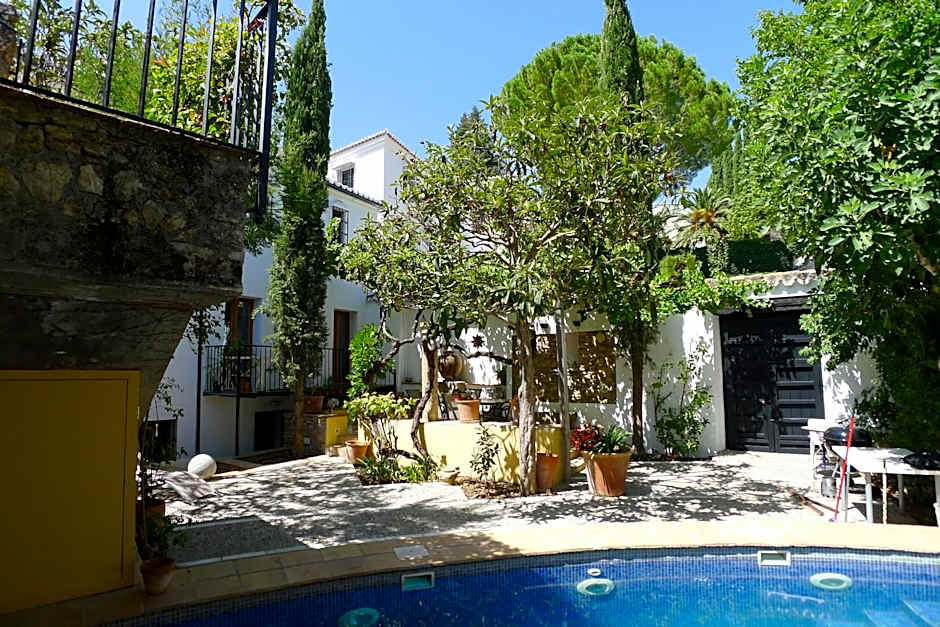 Salvatierra Guest House