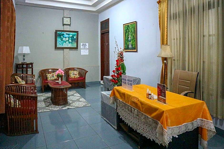 Roemah Monjali By RedDoorz – Sleman, MN