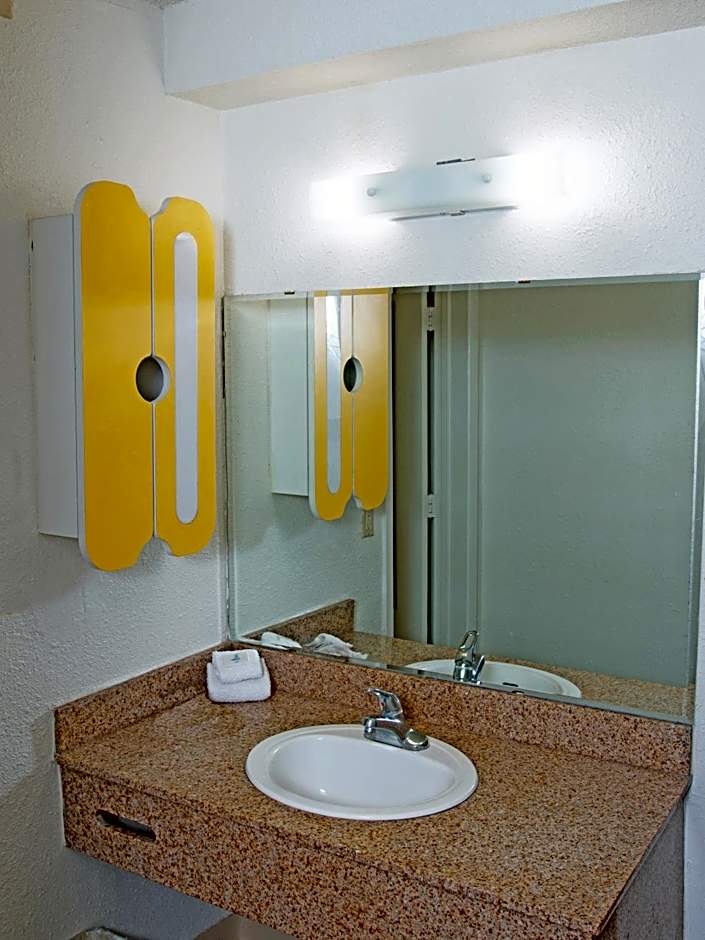 Studio 6-San Antonio, TX - Lackland AFB