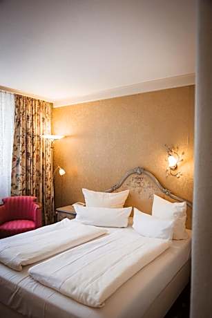 Comfort Queen Room