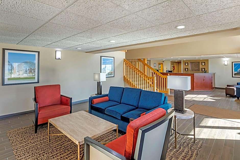 Comfort Inn and Suites Jackson - West Bend