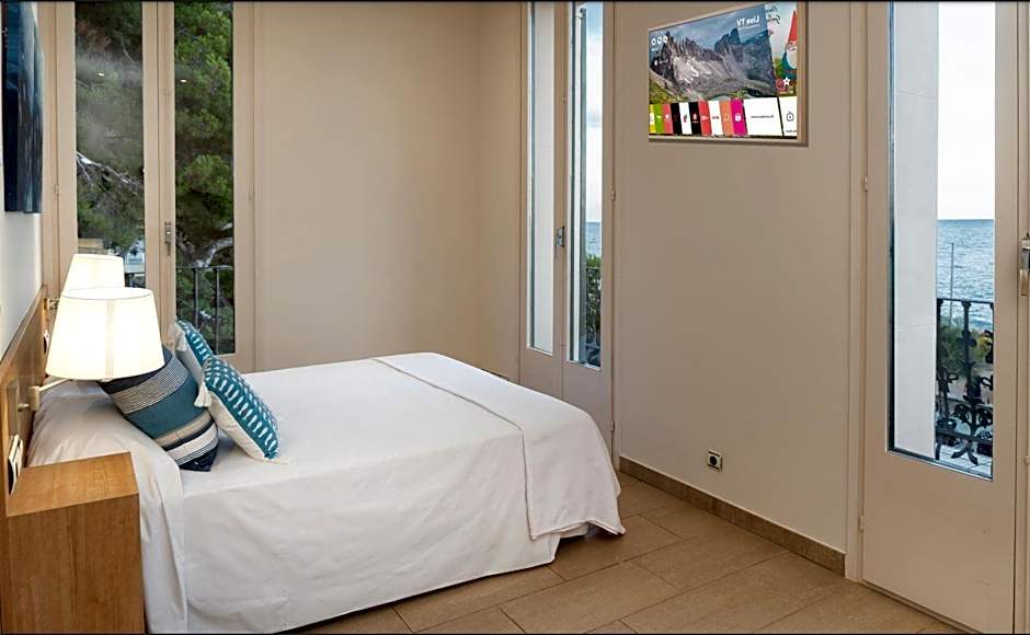 Photo 1 of 4 of Deluxe, Sea View