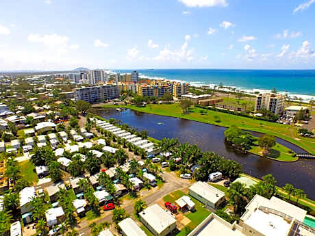 Alex Beach Cabins and Tourist Park