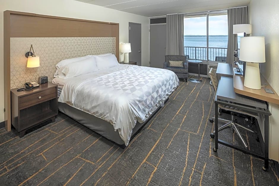 Holiday Inn Detroit Lakes, an IHG Hotel