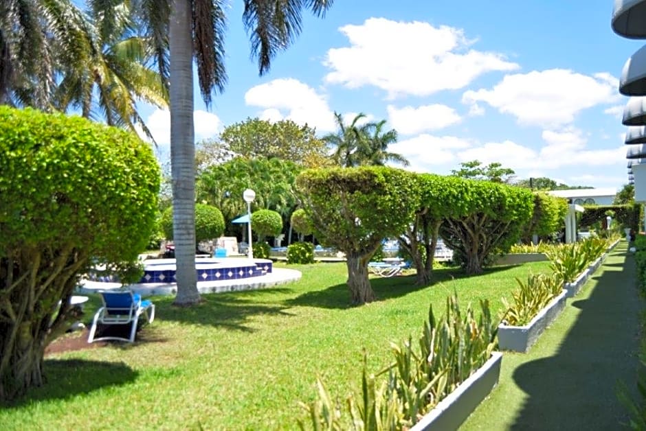 Villablanca Garden Beach Hotel