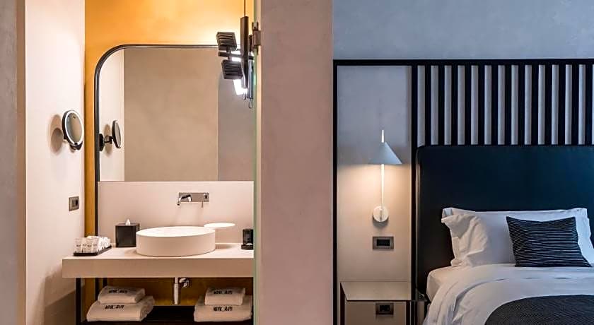 Monograph Freedom Square