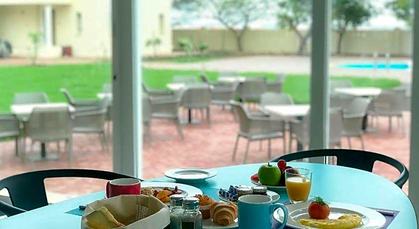 Atana Stay Al Ashkara 