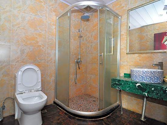 Baoyi Business Hotel