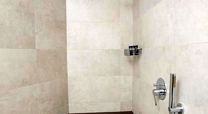 Marine Heights Suites Hotel