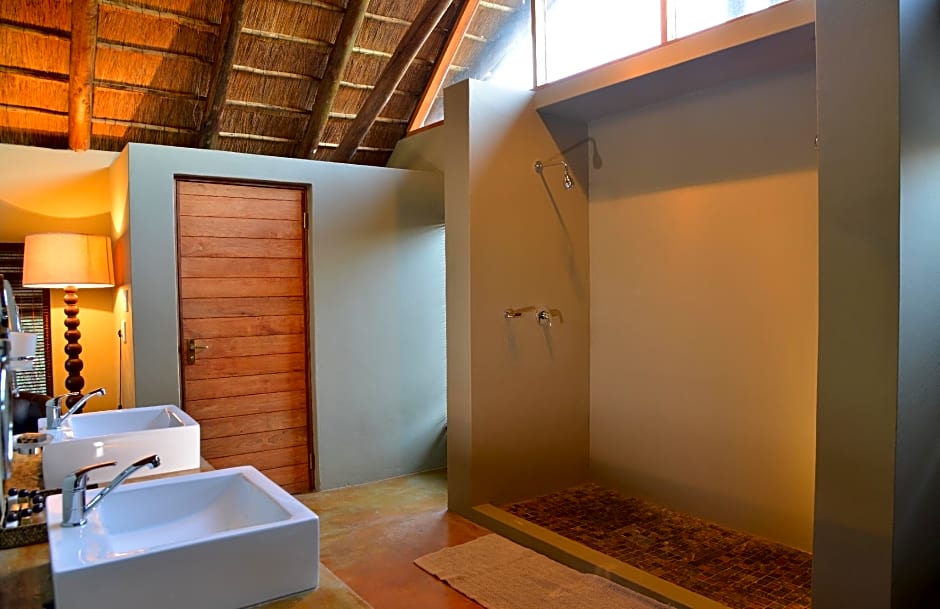 Black Rhino Game Lodge