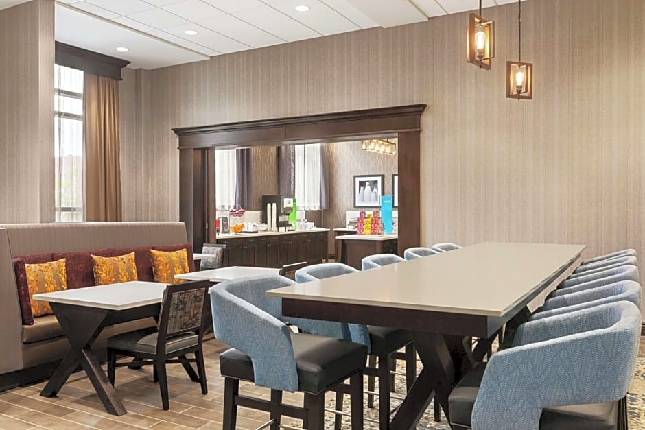 Hampton Inn By Hilton Suites Kansas City Downtown Crossroads