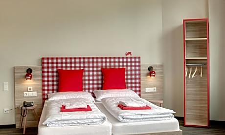 Double Room for Single Use
